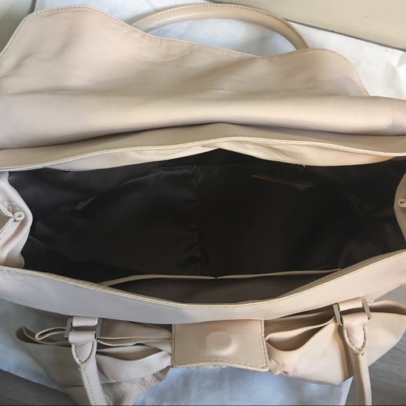 💐 Valentino Garavani Bow Satchel - Picture 7 of 9